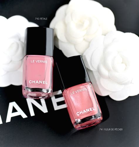 chanel le vernis petale